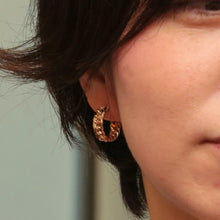 画像をギャラリービューアに読み込む, K18 喜平ピアス 幅5.6mm 18金 イエローゴールド 【受注生産/納期3-4週間】